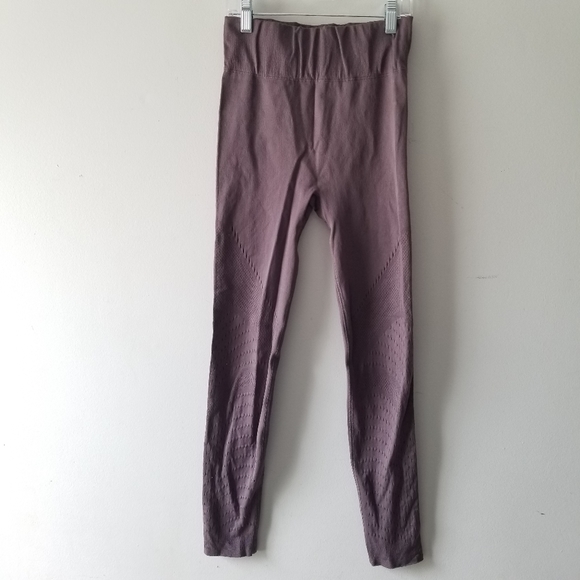 Fabletics Seamless Sculpknit Leggings Small - Picture 2 of 9